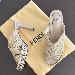 FENDI FF REFLECTIONS RAFFIA CRISSCROSS SANDALS NATURAL SIZE 39-NEW